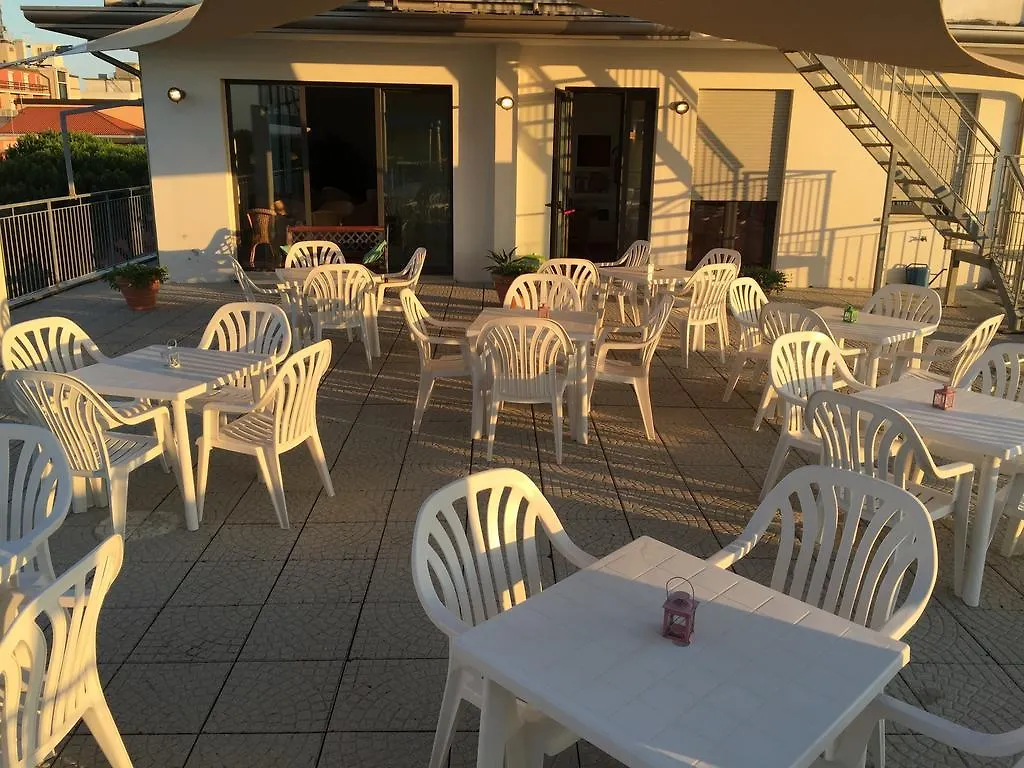 Albergo Arcobaleno Sottomarina Hotel